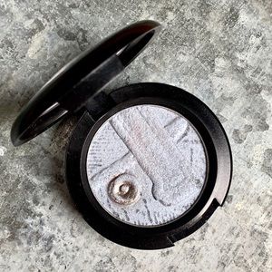 MAC Cosmetics_DIVA IN DISTRESS_EYE SHADOW
